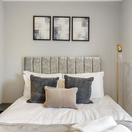 Wembley Luxury 3 Bedroom London Exterior foto