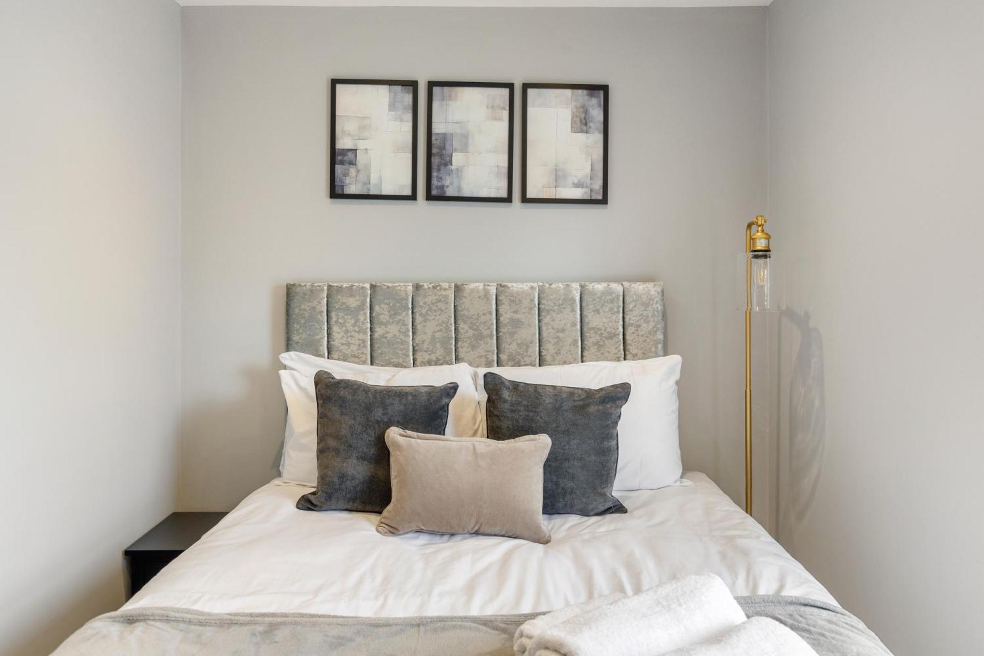 Wembley Luxury 3 Bedroom London Exterior foto